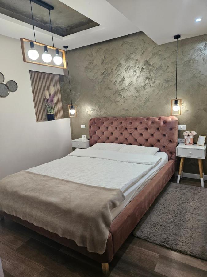 Laci Lak Premium Apartment Oradea Eksteriør bilde