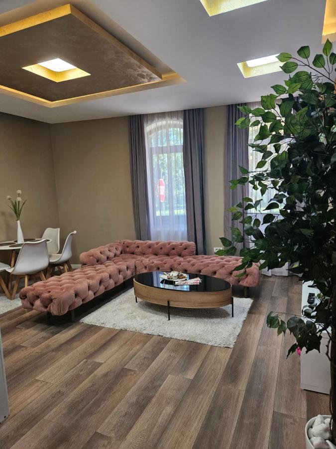 Laci Lak Premium Apartment Oradea Eksteriør bilde